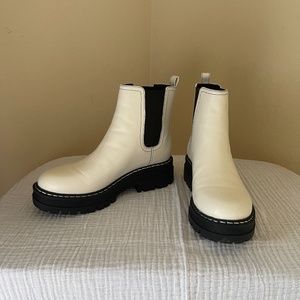 Marc Fisher LTD Padmia Chelsea Boot